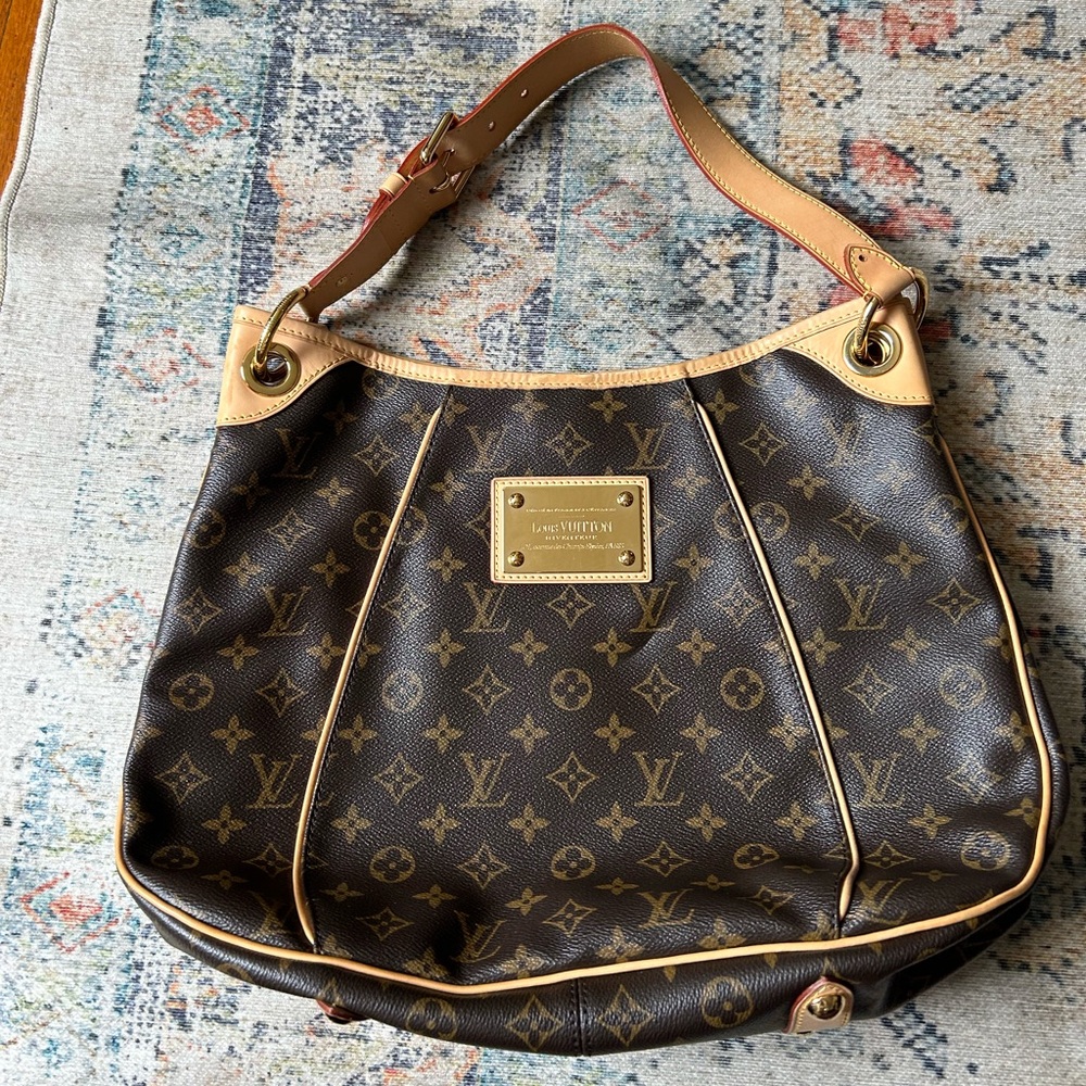 Louis Vuitton Galleria Monogram Shoulder Bag